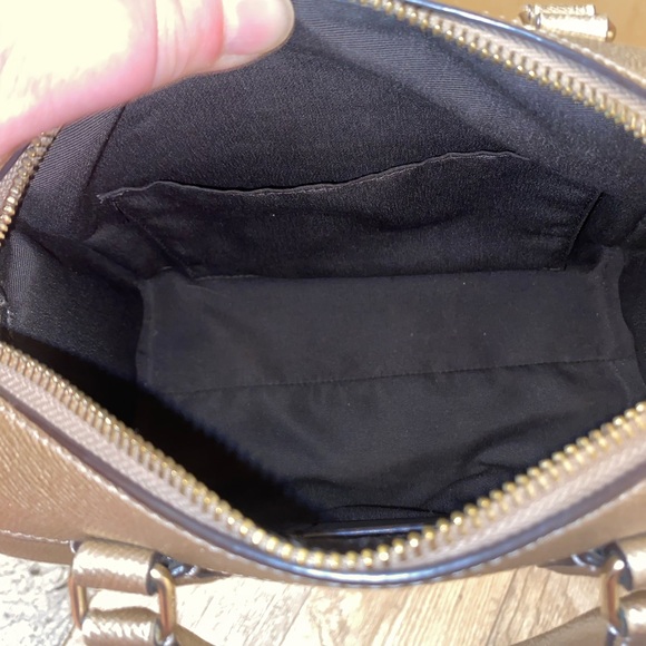 LIKE NEW METALLIC CHAMPAGNE COACH MINI BENNET SATCHEL - Picture 8 of 8